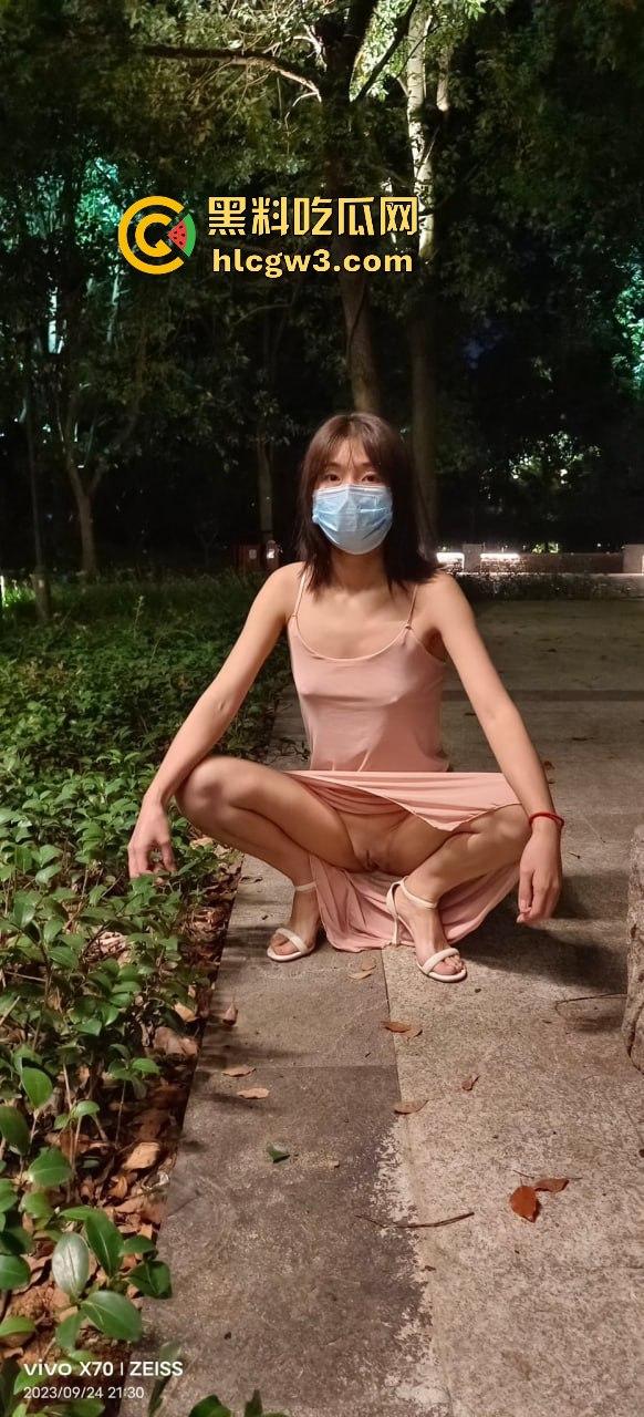 金华极品情侣【小鸟医人】大胆露出!户外放尿、透视装全裸人前露出,骚劲简直拉满!-13