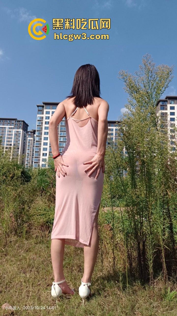 金华极品情侣【小鸟医人】大胆露出!户外放尿、透视装全裸人前露出,骚劲简直拉满!-15