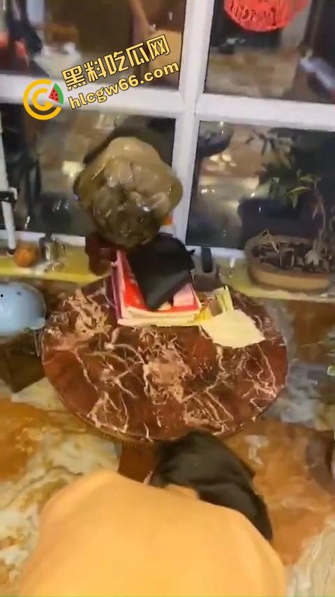 郑州城北软饭哥包养骚货小蜜,一周七天不让下床,逼被干到翻肿发热,肿了反而更紧,操起来像夹了个吸盘!-5