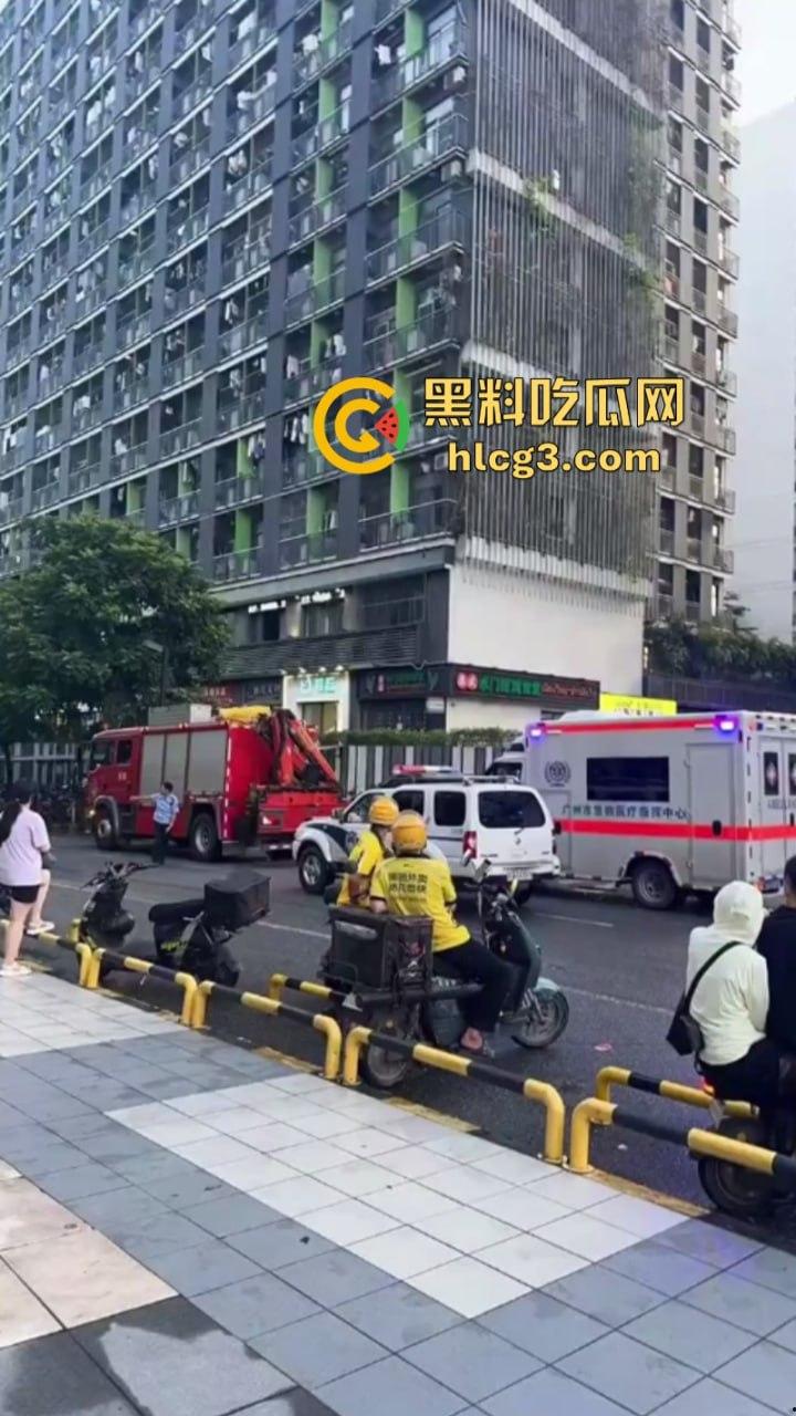 人间悲剧！广州25岁美团外卖小哥 因为顾客无理投诉崩溃跳楼轻生！-6
