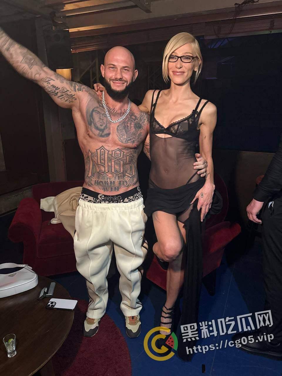 俄罗斯女网红在莫斯科知名夜店 组织几乎全裸的派对 现场香艳四溢 疑似普京教女也参加 此事惊动普京 当事人被告上法庭-3