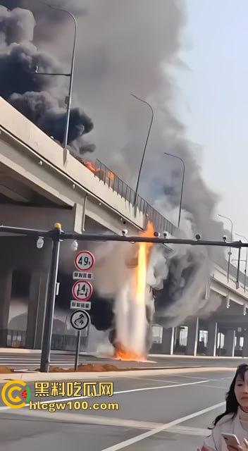 【我的世界】岩浆倒挂现实版,浙江慈溪高架货车起火,燃烧物坠落桥下, 烧出 ”火瀑布“-2