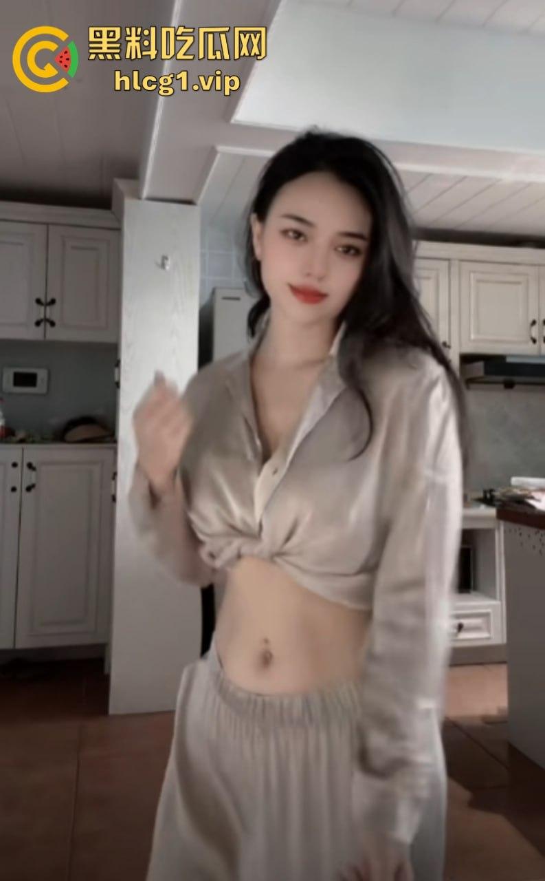 生活不易 建筑高工卖艺!抖音50万粉丝 【美洲豹66】单亲妈妈 巨乳黑丝骚姿挑逗!-7