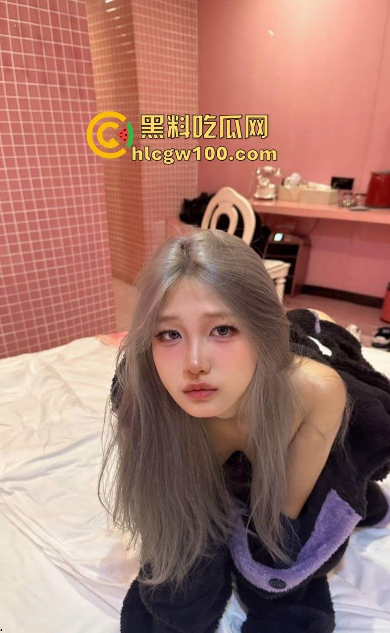 亚文化女友【赵婷】骚到极致,平时正经得像个人脱了衣服直接化身母狗,用跳蛋自慰到白浆直流 真的亚得一批!-14