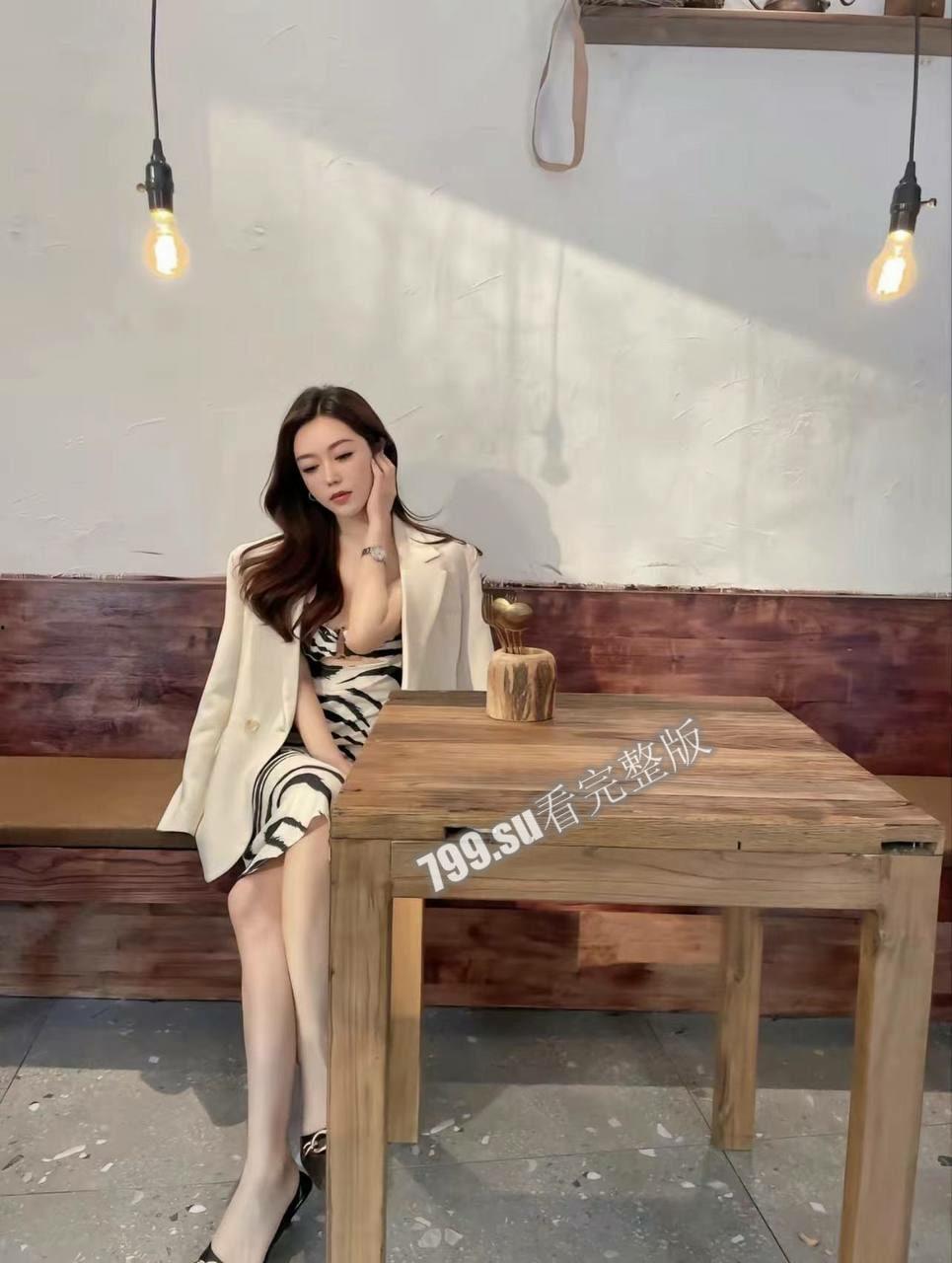 【网友投稿】极品反差少妇  外表文静 实则内心极骚-13