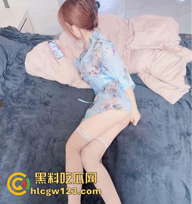 海角乱伦大神【姐弟一世情】骚姐饥渴难耐想要狠狠插⼊ 主动⾜交多姿势配合打桩骚叫不停！-5