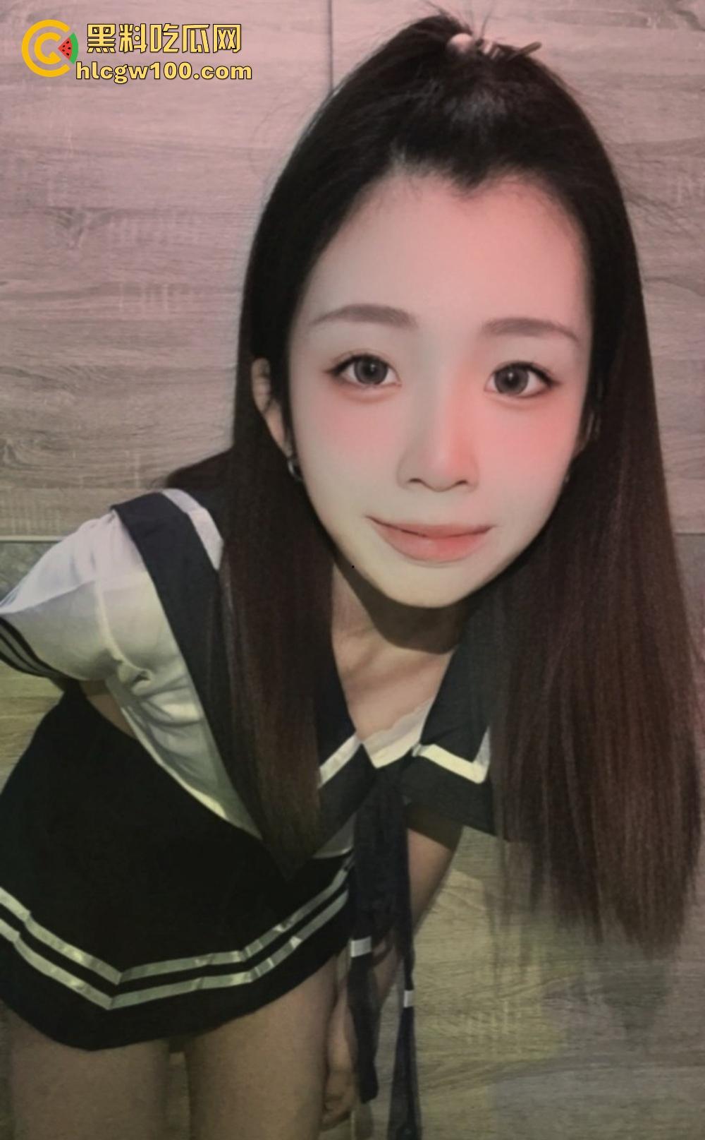 约炮大神亲曝极品操作21岁纹身大学妹【卢欣柔】铭文学生妹口技惊人，镜前口交被猛抽到高潮，这身材简直无敌！-4