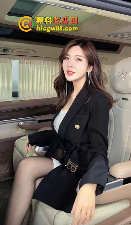 83万粉吃鸡博主SM调教女粉玩线下吃鸡,骚货穿着正宫拖鞋喷水,被绿前女友『李田真』爆料!-3