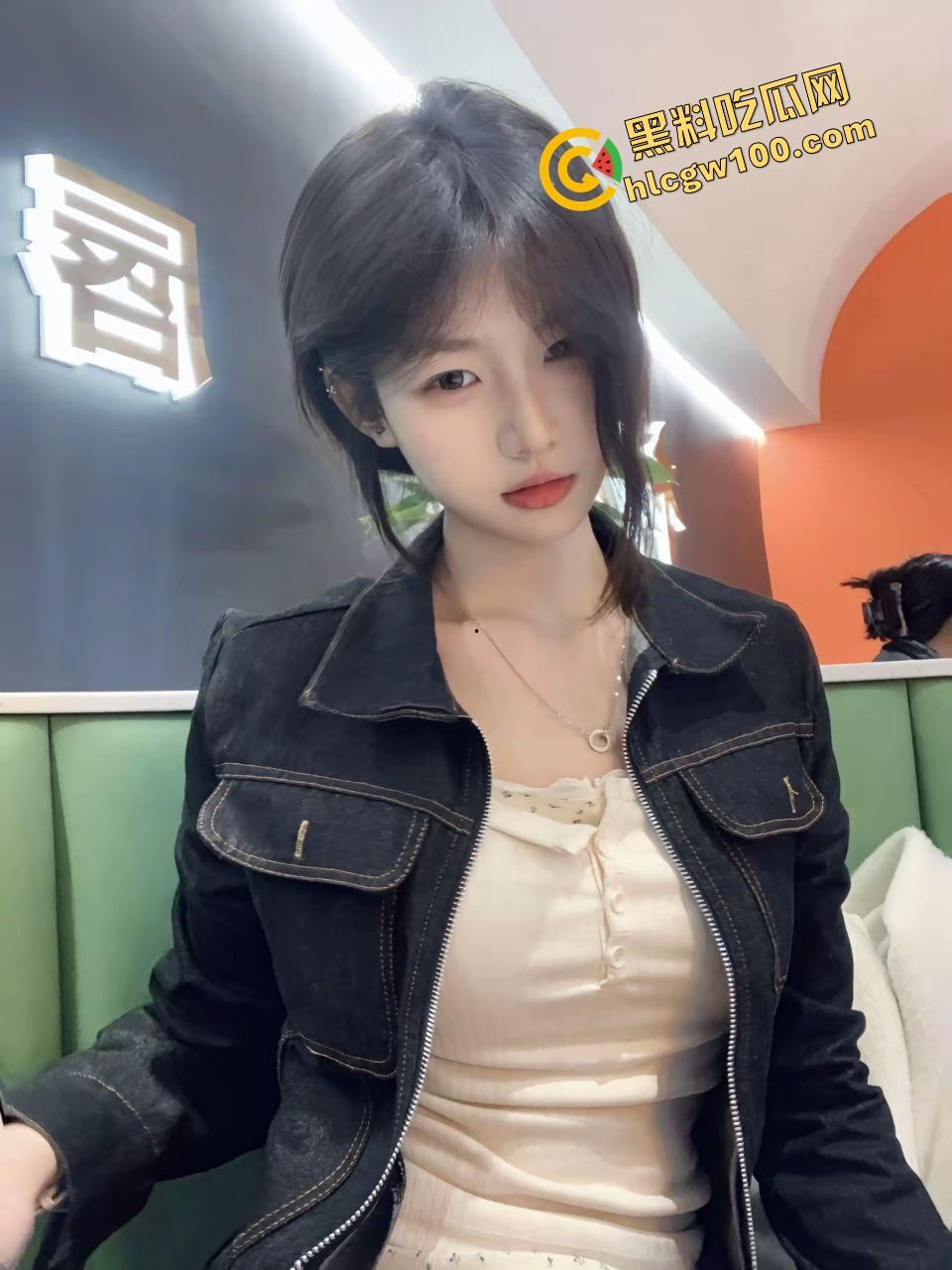 四川绵阳社会骚鸡【周梦瑶】极品御姐骚鸡露奶私拍,白虎粉逼爆操至喷水一地!独家曝光流出!-3