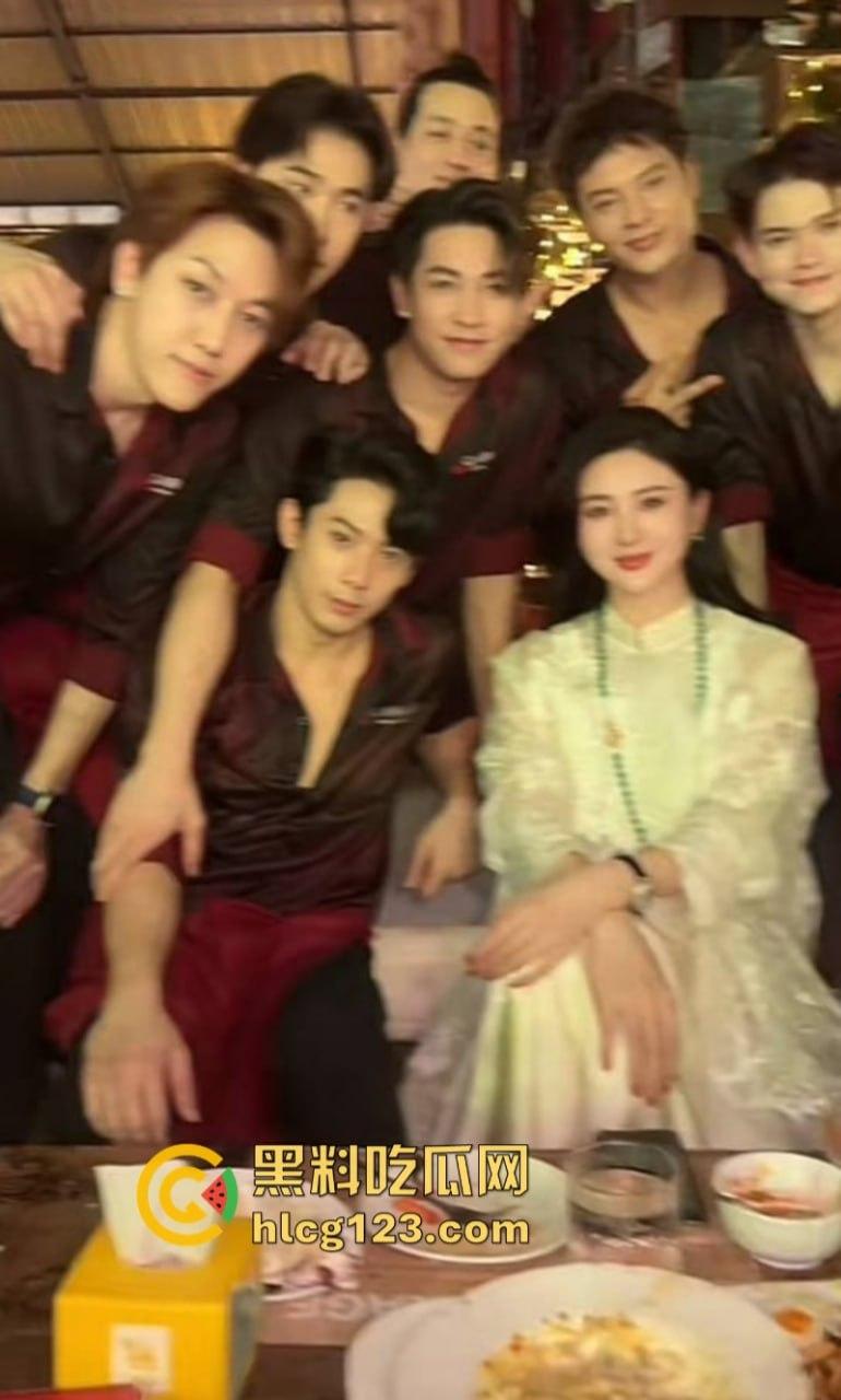 独家报料 录音门又填“新菜”!三只羊【勇哥】为勾搭卢文庆 自拍露点视频遭曝光-4