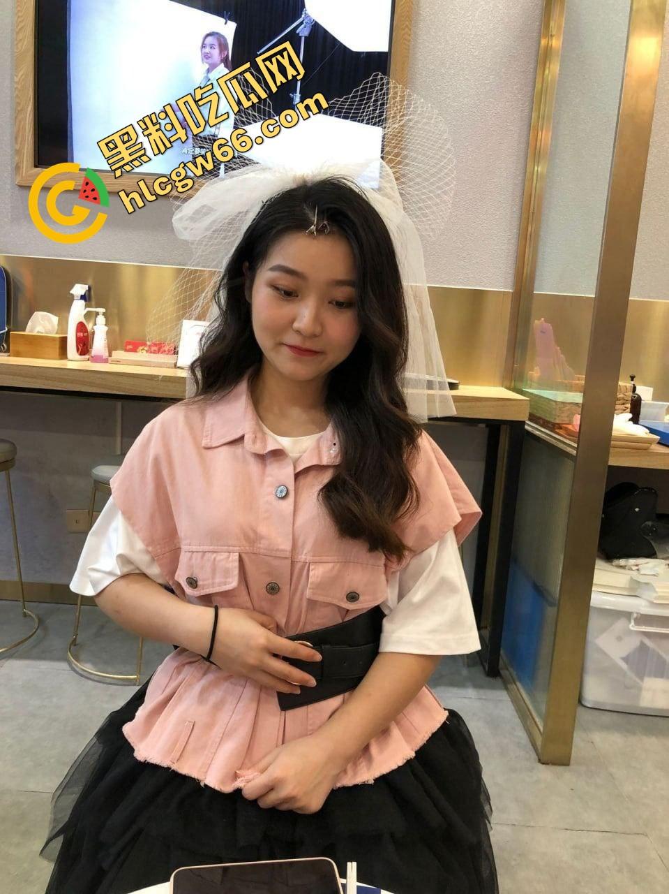 山西太原人妻【范乔乔】约炮操上瘾，白天当主管，晚上被舔到喷水尖叫，偷情后回家让老公再插骚逼！-2