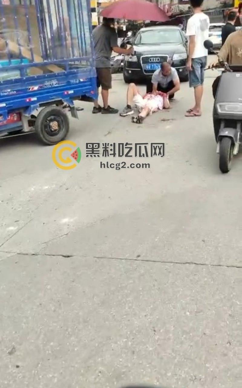 广东普宁市党委书记取快递遭持刀捅伤！纠纷引发一死一伤，嫌疑人被拘留-8