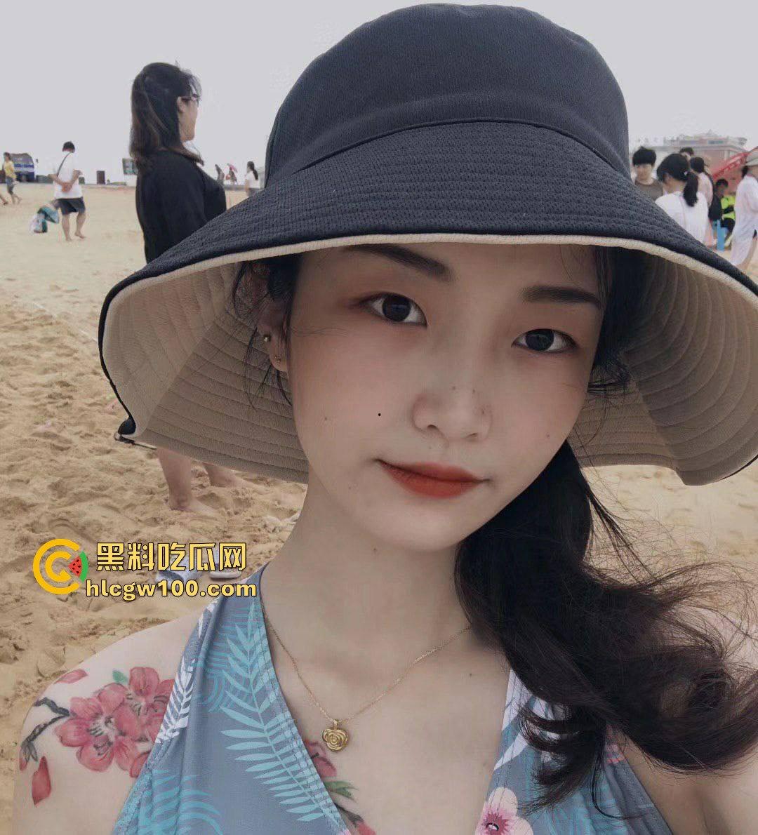 湖南精神小妹【叶怡玉】约炮视频曝光，吃鸡技术性女主无一差评，炮友连连称赞 内容劲爆亮眼！！-2