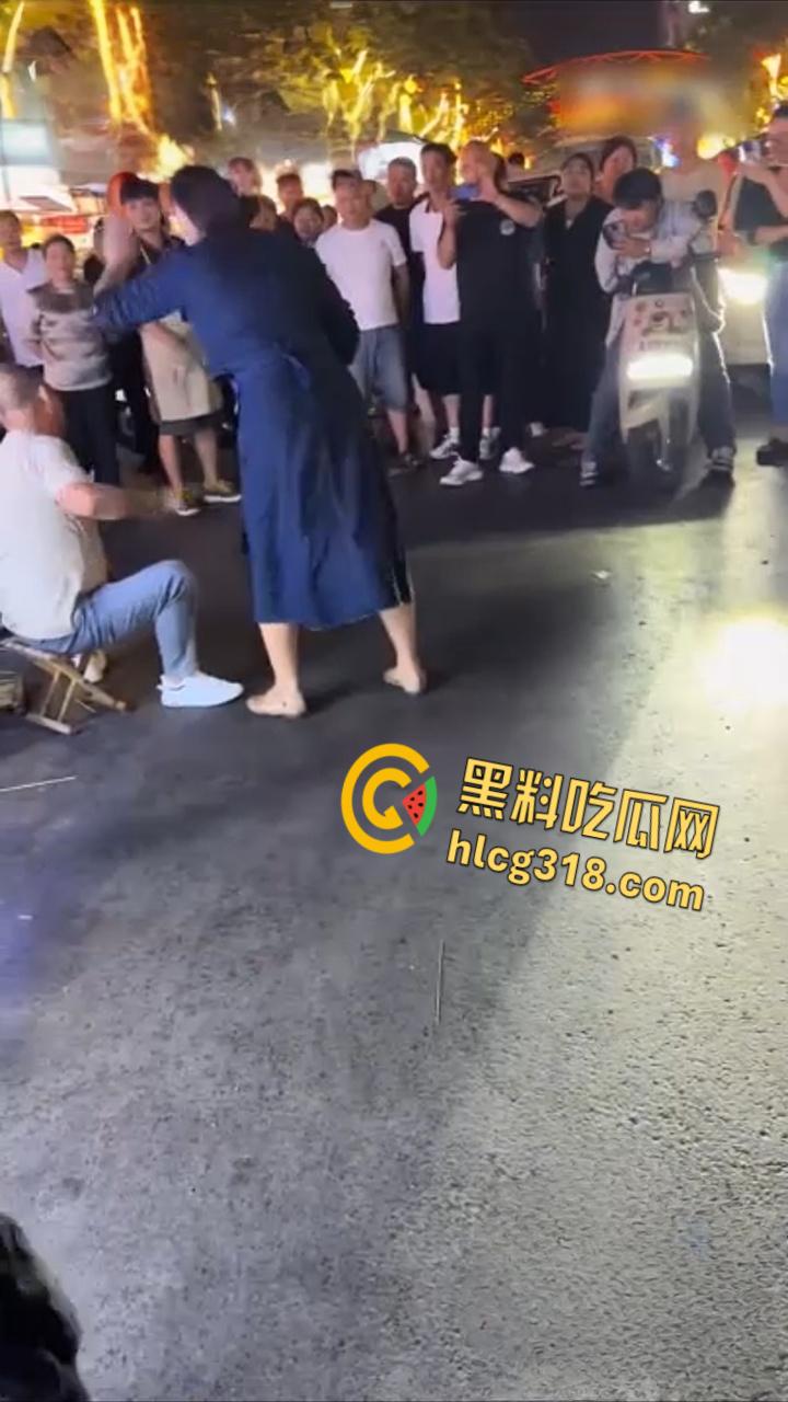 被打了9个耳光还被踹了一脚，男子全程未还手，这种情况能拿到多少赔偿呢？真是泼妇！-2