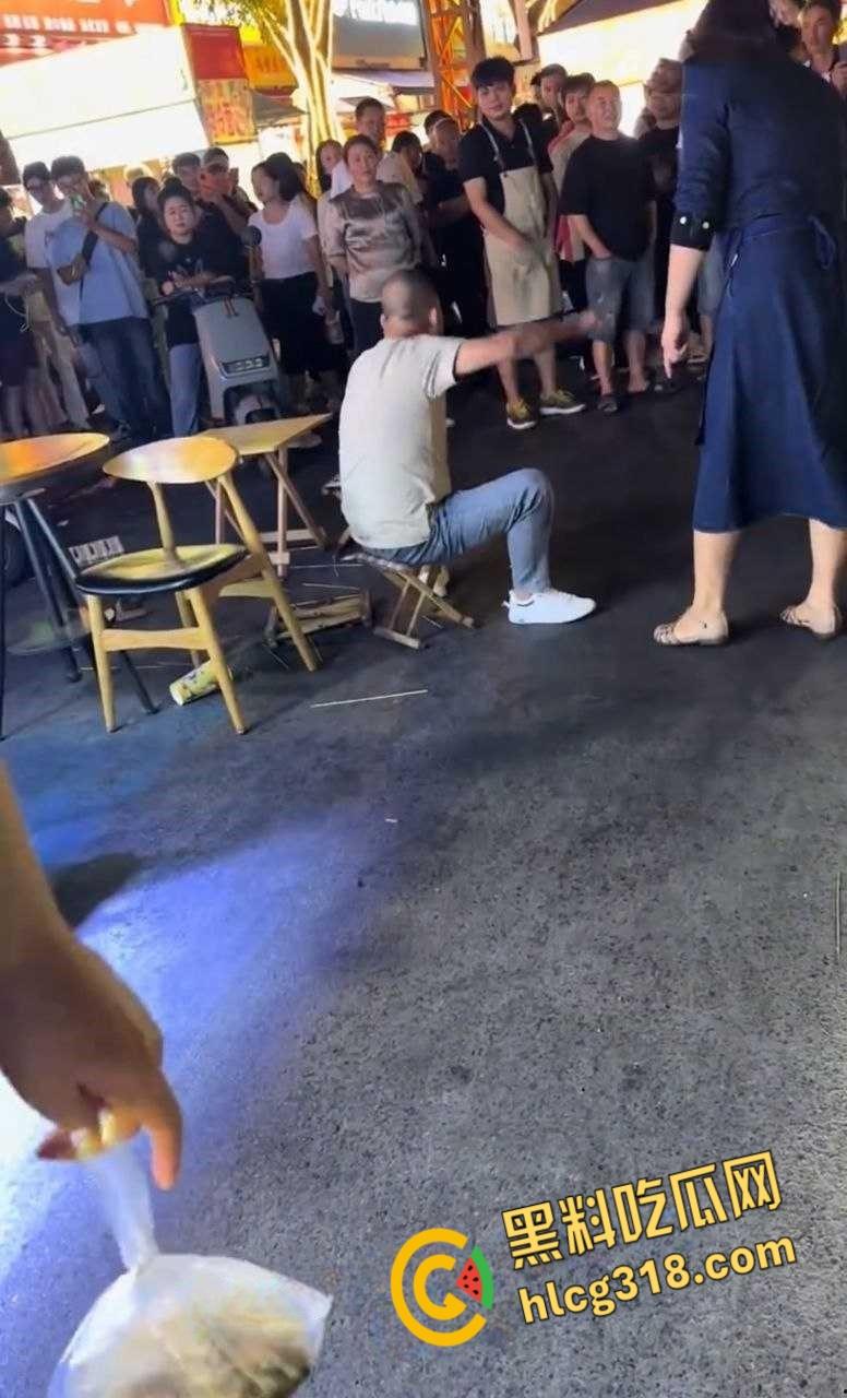 被打了9个耳光还被踹了一脚，男子全程未还手，这种情况能拿到多少赔偿呢？真是泼妇！-7