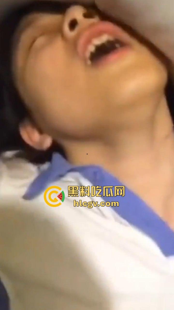 高中生校服约炮成新潮？放学后酒店开房玩无套颜射吞精，年轻一代的会玩超出想象！-4