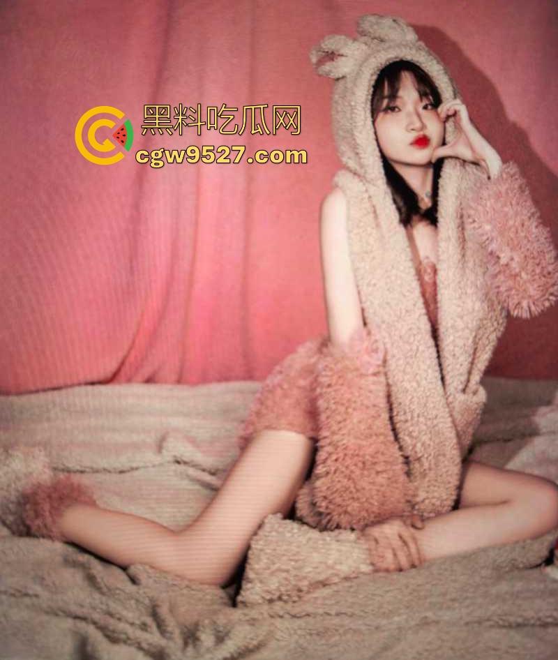 浙江大学反差小母狗【袁梓琪】网上聊骚约炮，骚照勾引炮友，被约见面直接狂干，私密视频被流出！-6