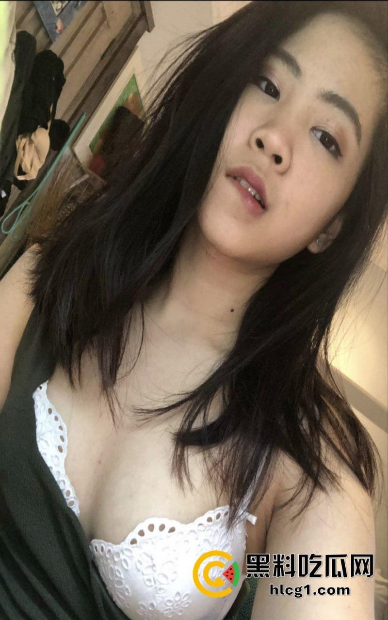 邻居熟妇趁老公出差邀我家中偷欢，贼爱吃我牛子，坐在身上疯狂摇臂，尝遍各种体位！-2