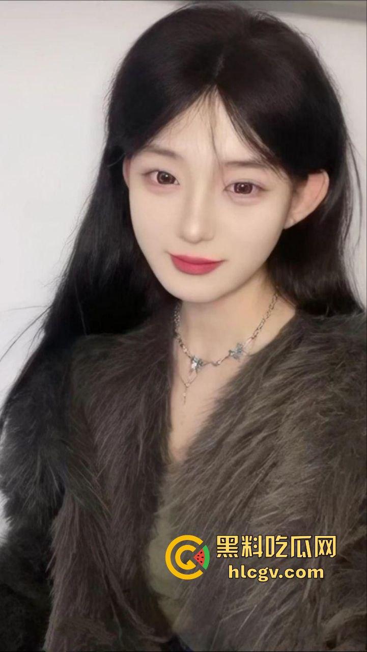 瓜友投稿火锅聚会女友闺蜜喝断片，趁机无套直入粉嫩鲍鱼！极品闺蜜醉酒后被玩弄一夜疯狂内射！-5