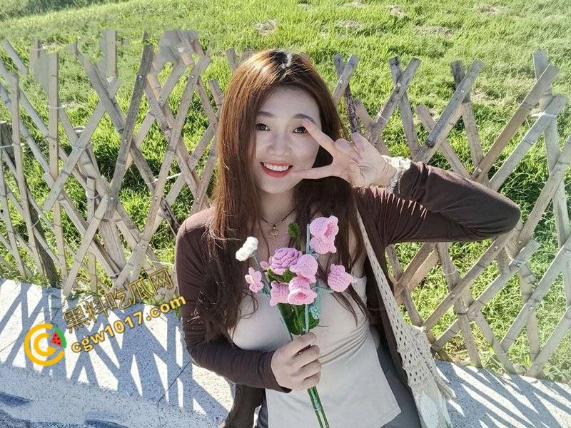 湖北孝义学生情侣酒店做爱视频曝光！身穿情趣内衣，白嫩巨乳诱人至极，口交深喉，女上骑乘，视觉冲击爆棚！-2