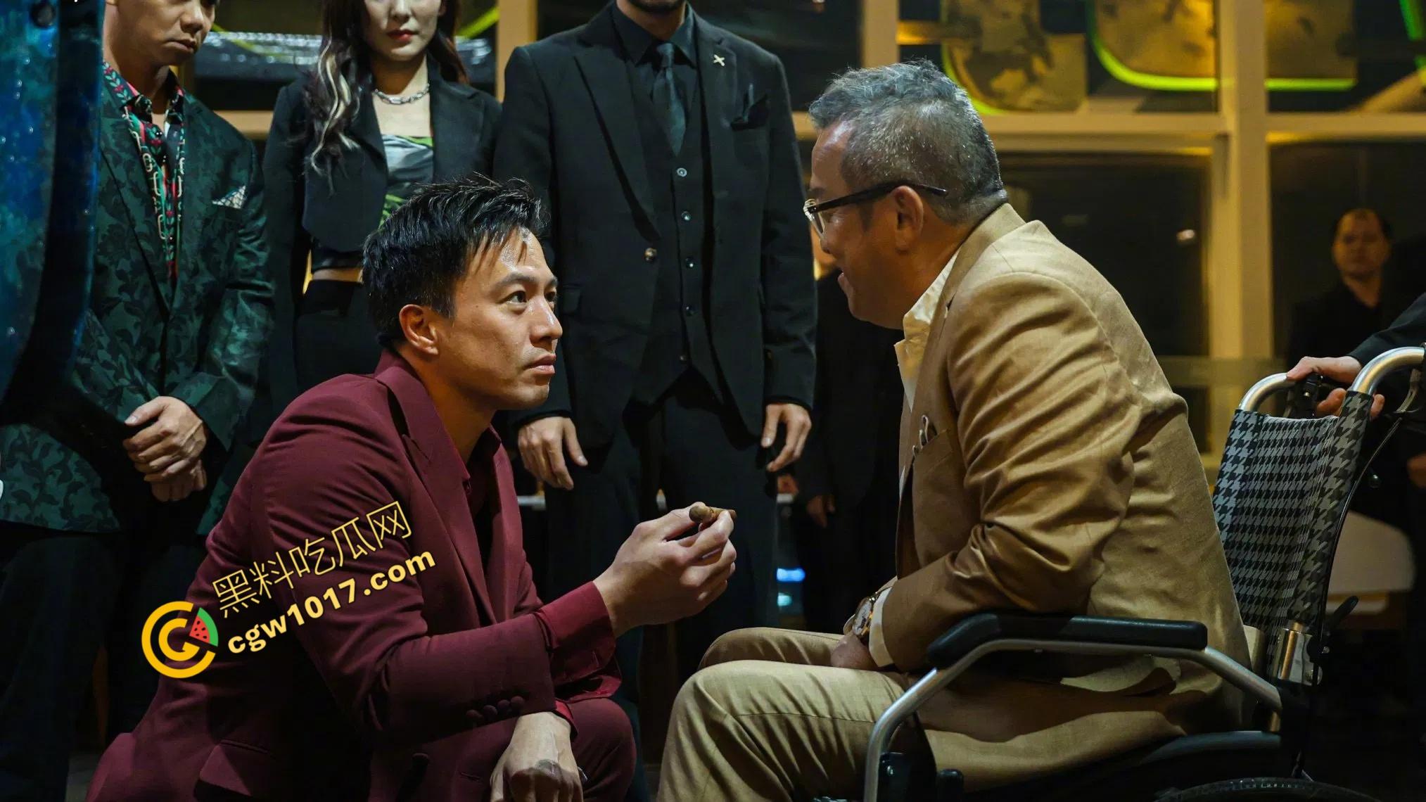 香港经典动作冒险电影《黑白潜行》：黑暗潜伏，精彩打斗，香港黑帮的血腥赌注！-6