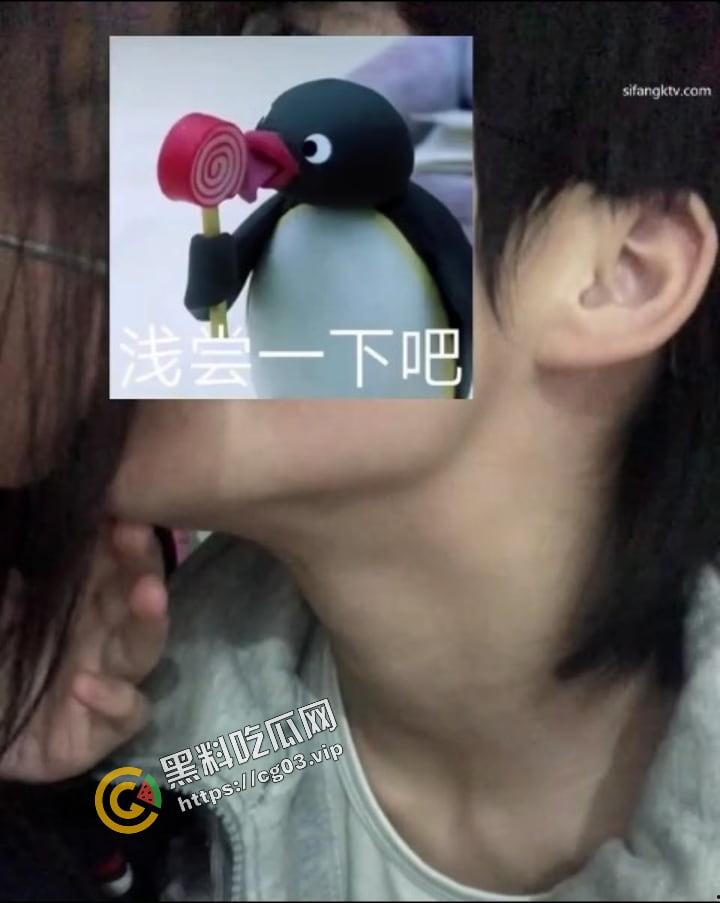 某大学同性恋日常 没鸡巴就用金手指  金手指累了就带着假鸡巴激情做爱-2