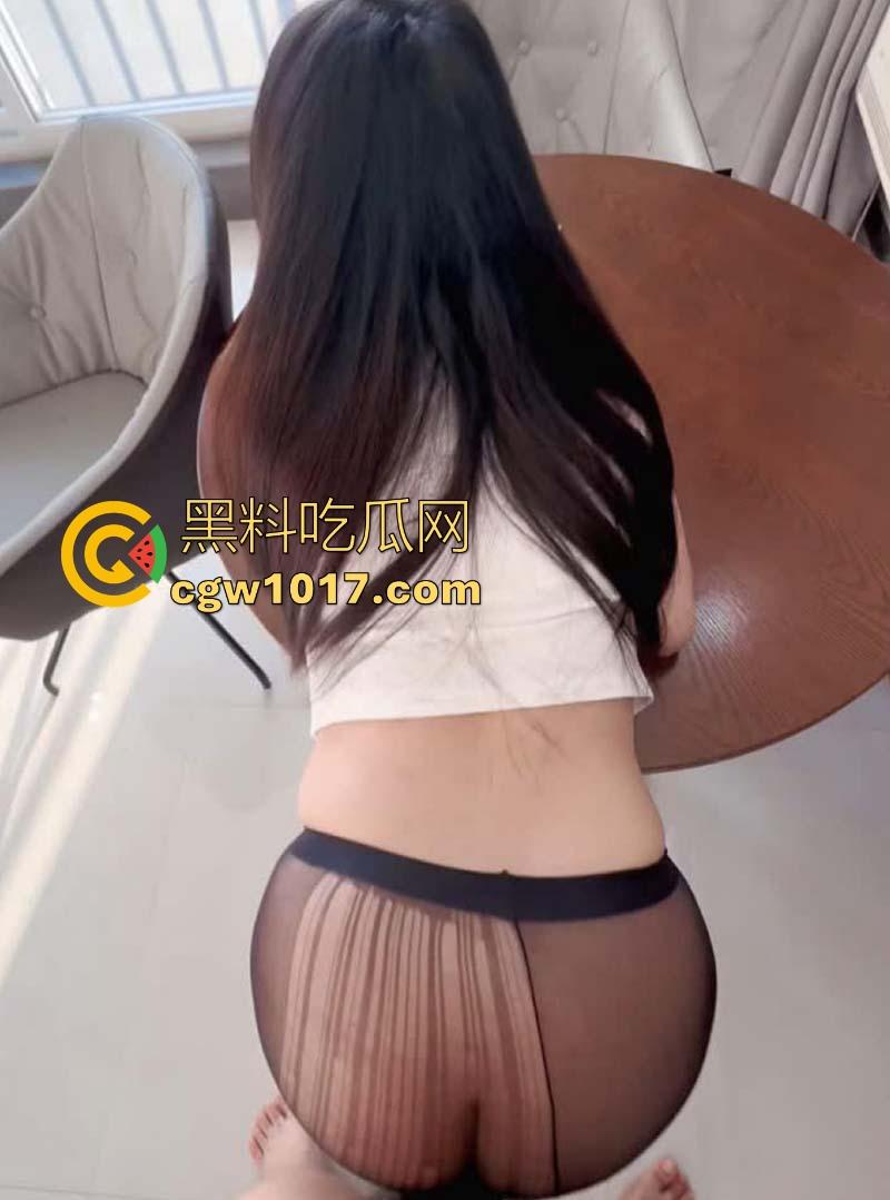 巨乳妹妹塞跳蛋发骚被发现，黑丝大奶勾引我操她，客厅扶窗猛攻后转战房间，狠狠骑乘帮骚逼止痒！-8