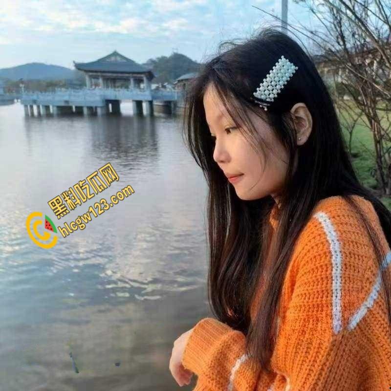 福建泉州师范学院【胡琼月】， 热恋期间约炮调教视频曝光， 后入爆操最后全射口中！-3