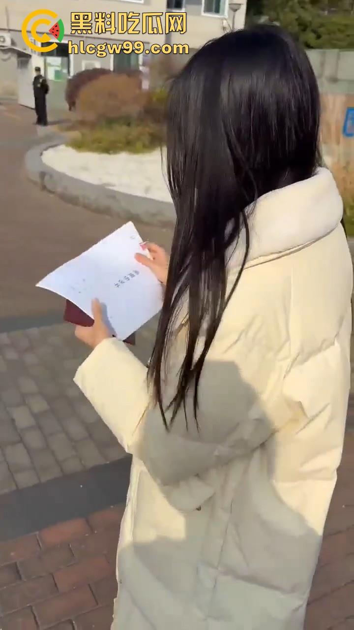 极氪汽车极品反差女销售【沈玥辉】出轨同事，还签什么忠诚协议真搞笑，绿帽哥一怒之下曝光性爱视频！-9