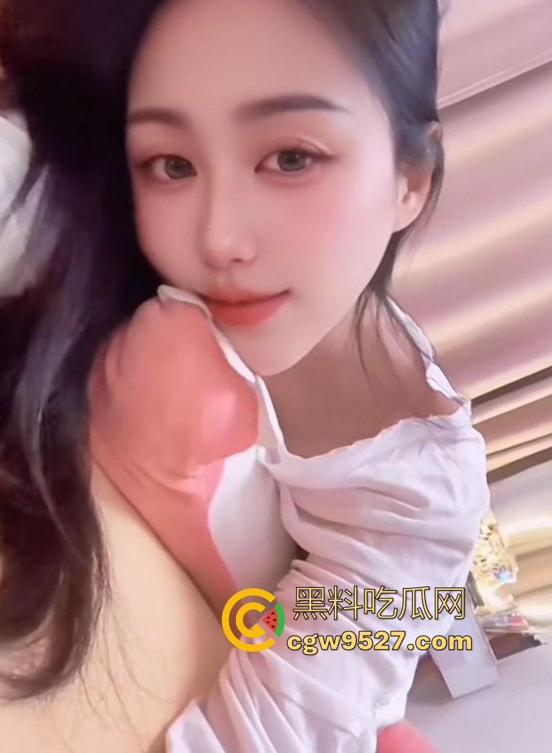 四川极品人妻欲求不满疯狂出轨约炮,性爱惨遭炮友泄露,巨乳肥臀黑丝诱惑,后入打桩高潮迭起!-3