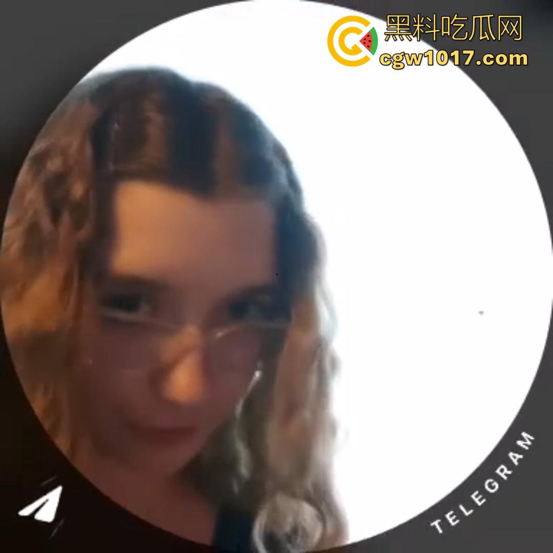 外表清纯的俄罗斯萝莉去了一趟广州就变成了黑人马桶！还拍视频教学怎么给黑人爸爸弹舌深喉！-1