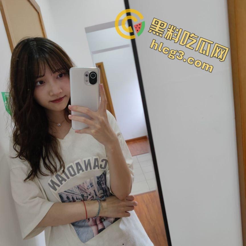 出轨视频曝光！高冷女神变淫荡母狗，调教前后大揭秘，口交颜射后入全程曝光！-5