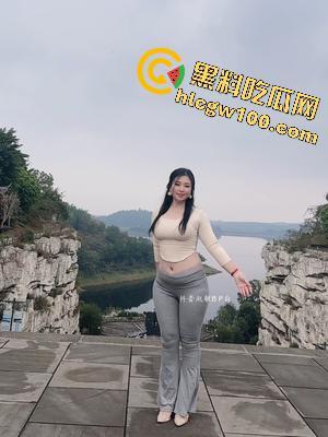 抖音淫荡少妇【赵敏BP白】，80万老头的低保卡杀手，金主定制掰穴玩弄阳具自慰视频流出-3