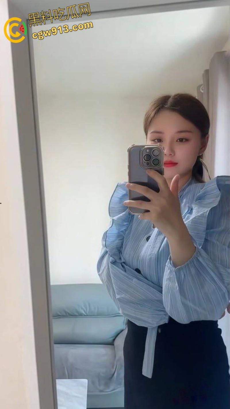 抖音熟女网红【杨枝甘露】，巨乳宝妈卖片捞金，各种情趣露出，玩具自慰花式插穴，老A8也是A8 ！-3