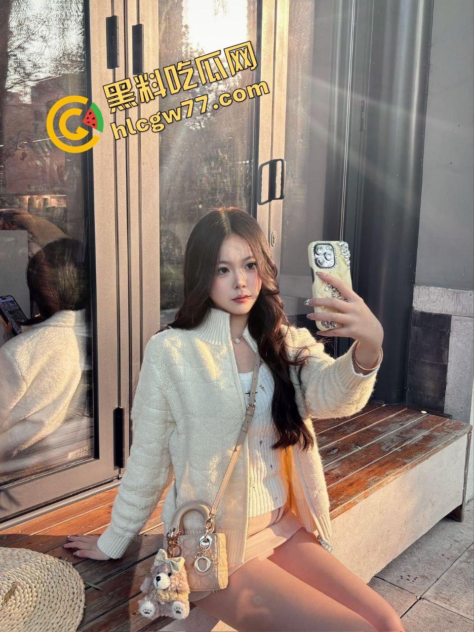 青岛职场【霞姐】清爽短发女领导露脸被操曝光,JK制服渔网骚穴湿到爆,男友小鸡巴根本操不爽!-8