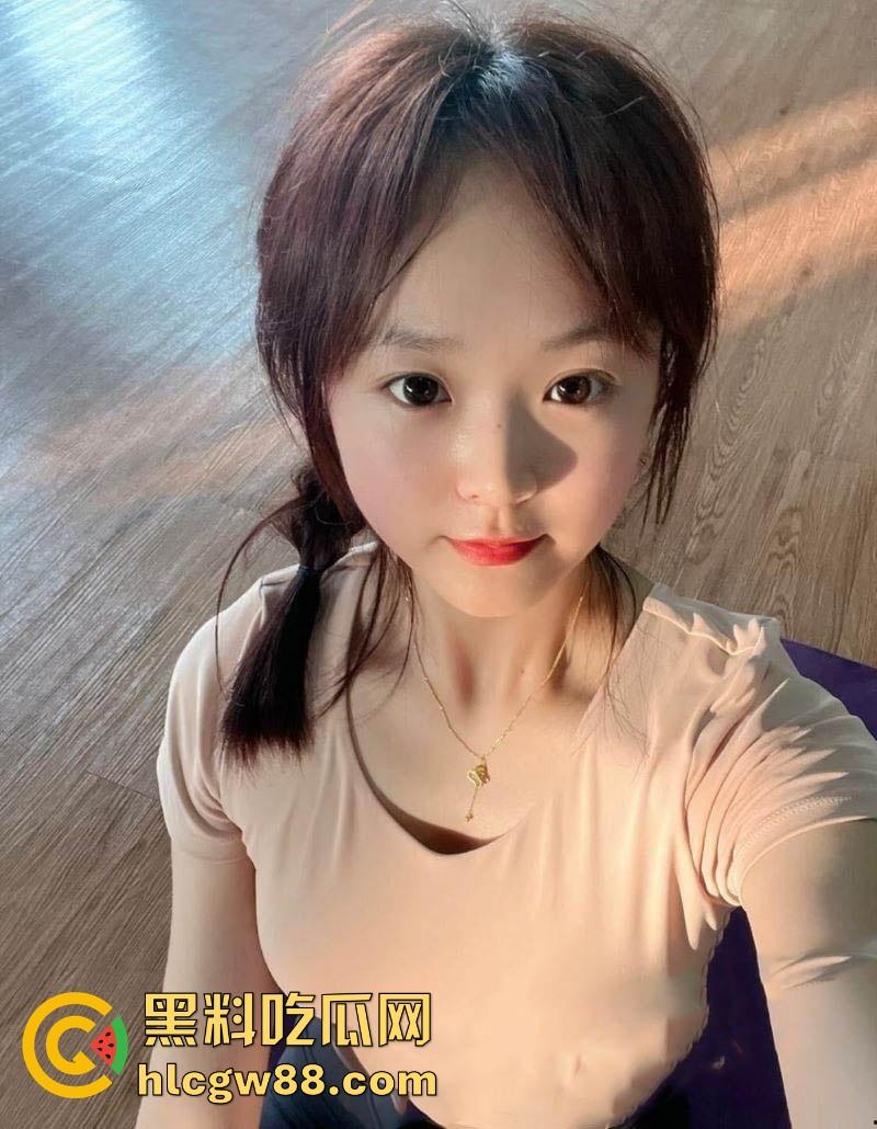 安徽铜陵职业技术学院【江语新】清纯大二少女宿舍拍裸照撩网友，金主约炮视频流出，青春嫩体未尽开发！-3