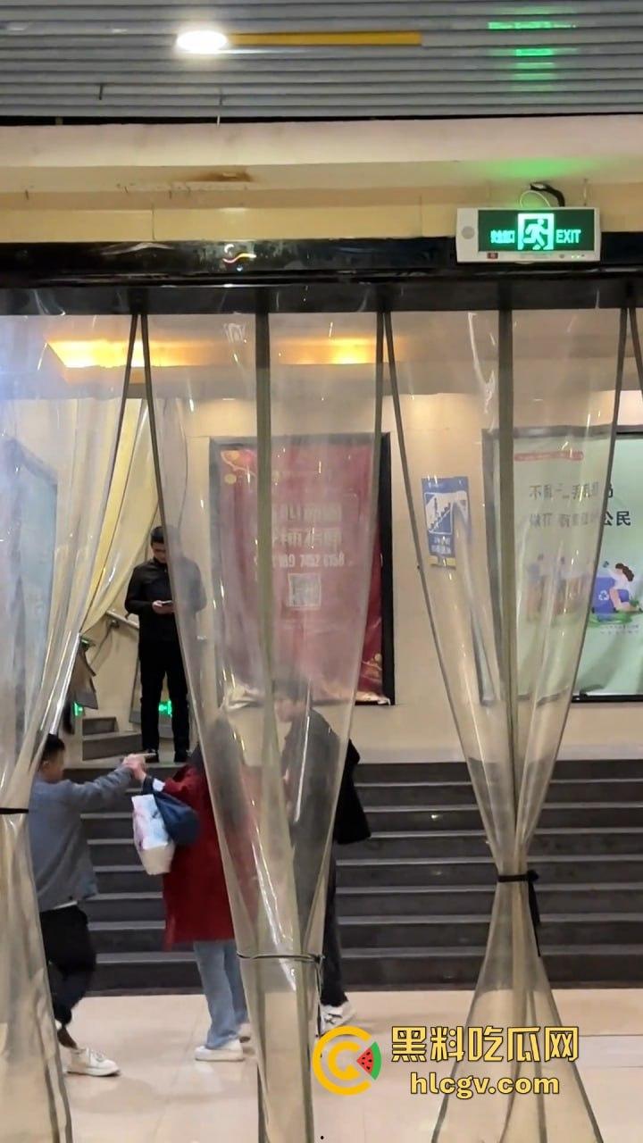 湖南怀化硬核抢女朋友!打赢了配偶权就归你,高矮搭配也能整出喜剧效果!-2