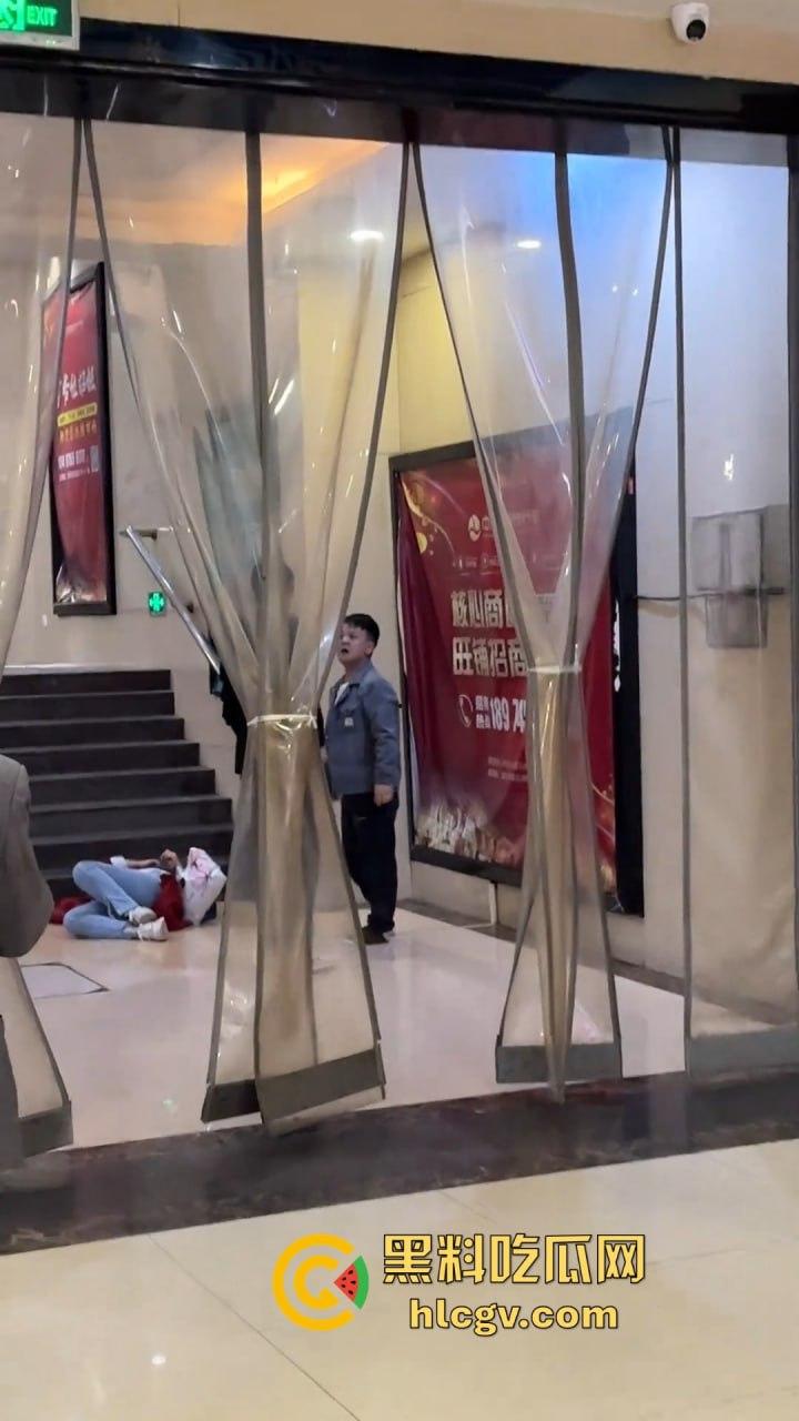 湖南怀化硬核抢女朋友!打赢了配偶权就归你,高矮搭配也能整出喜剧效果!-6