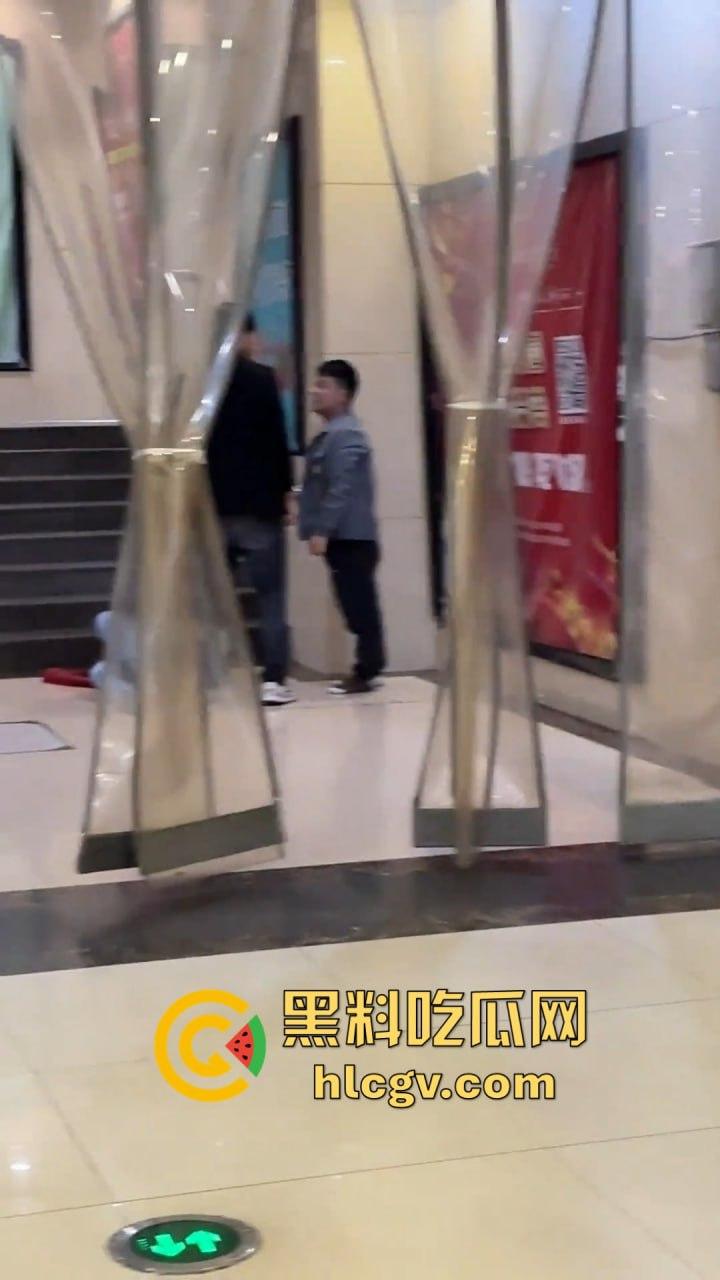 湖南怀化硬核抢女朋友!打赢了配偶权就归你,高矮搭配也能整出喜剧效果!-7