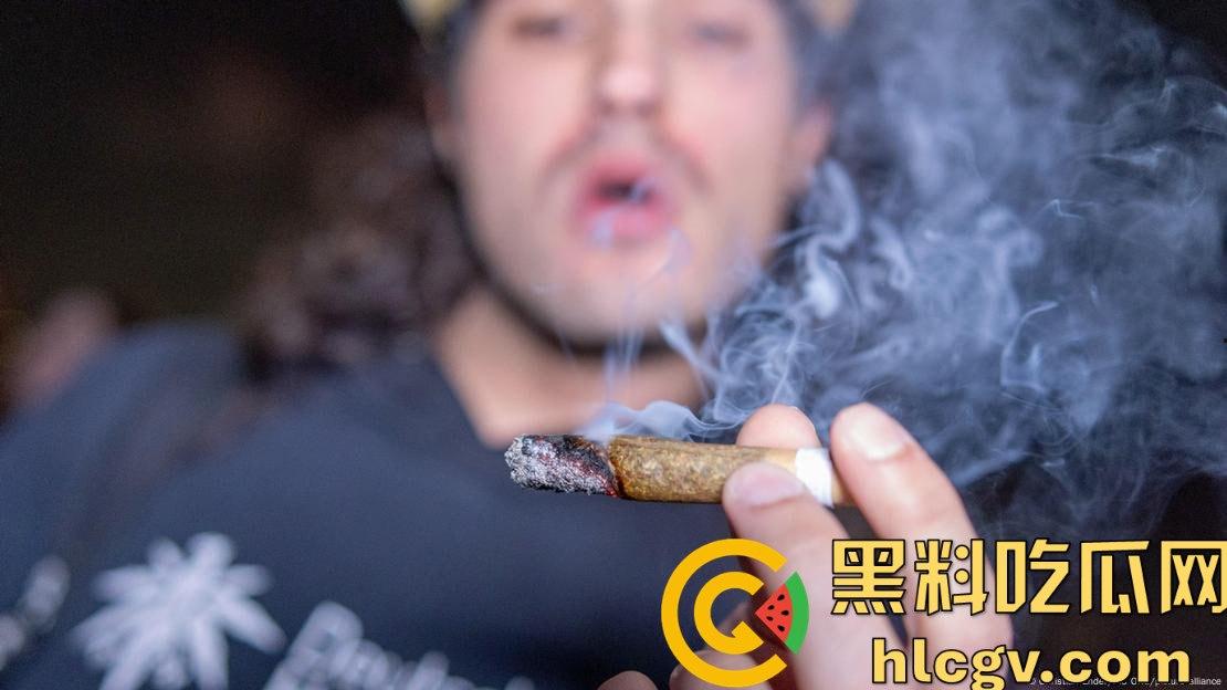 因吸食可卡因，大众高管遭中国驱逐！外交部强硬表态：外国人在华违法零容忍！-12