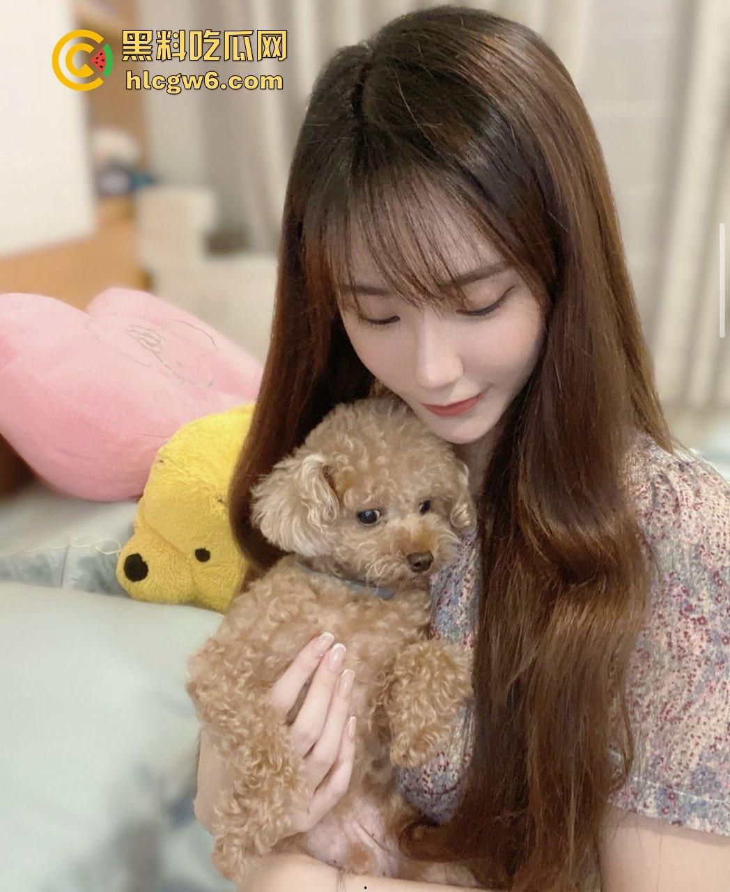 台湾钢管舞骚老师【李冰】收学费教舞还抢男友,钢管柔韧变成她骑鸡巴的资本!-8