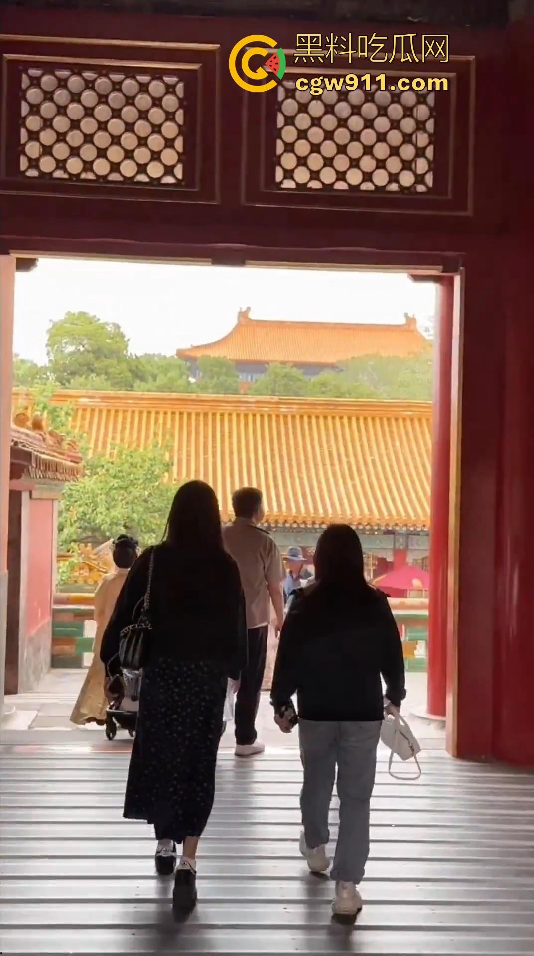 不是清朝都早亡了，还没有剪辫子啊！为什么外国人进故宫不用预约，而中国人需提前7 天预约，凭什么?-7