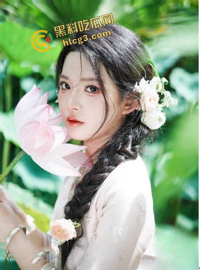 云南师范大学汉服女神『姜紫卉』下海约炮金主 开裆蕾丝内裤女上位榨精 性爱视频流出！-1