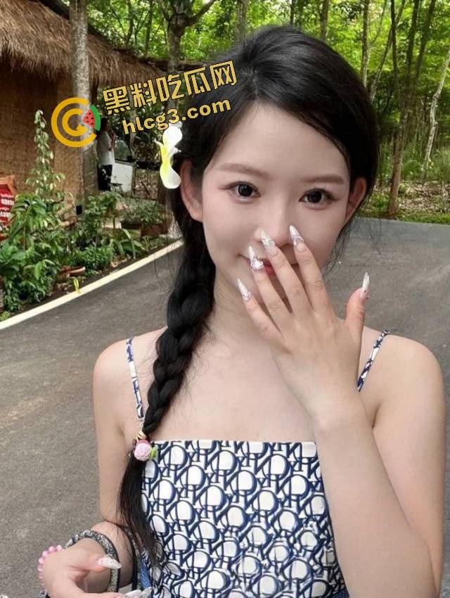 云南师范大学汉服女神『姜紫卉』下海约炮金主 开裆蕾丝内裤女上位榨精 性爱视频流出！-2