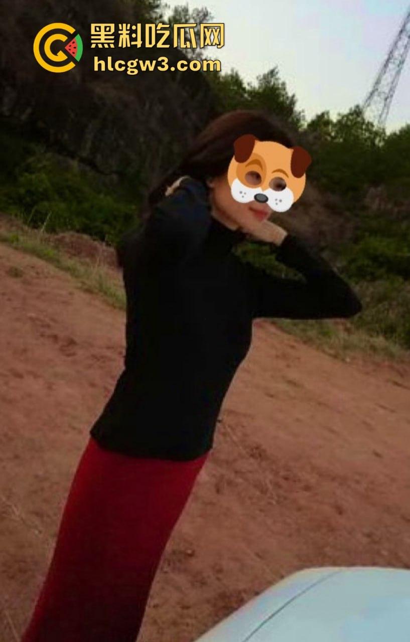 云盘泄密公司良家人妻【邹蜜】被老板精心调教成小母狗，出差露出电梯阳台玩花样，全程视频曝光刷新三观！-2