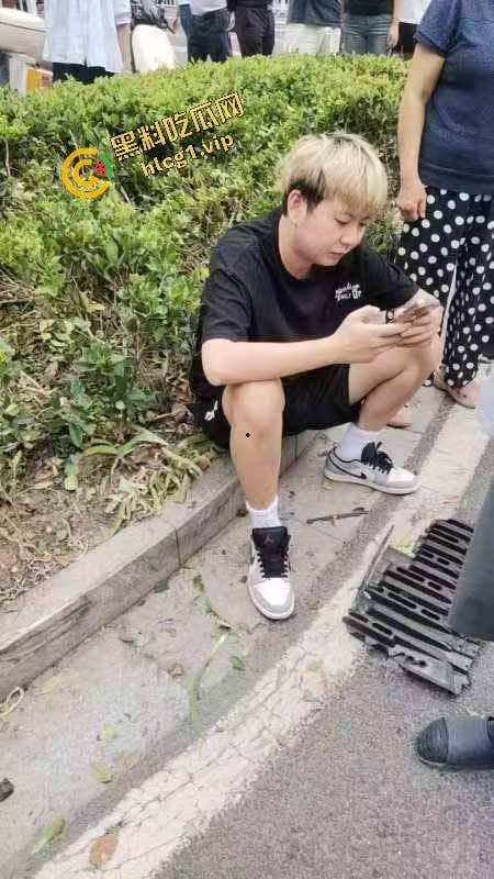 新能源极氪001 极速飞车黄毛 刚结婚大喜就出车祸！致2死1伤！-12