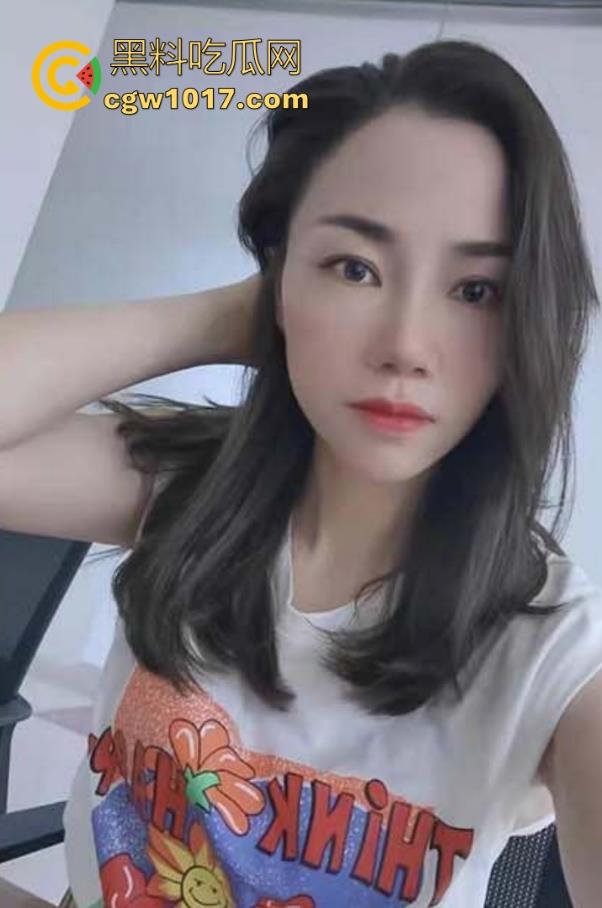 深夜潜入妈咪闺房，掀被无情猛扑直捅子宫！后入打桩狂抽每下顶穿，她浪叫搔首扭臀沉醉喷潮!-2