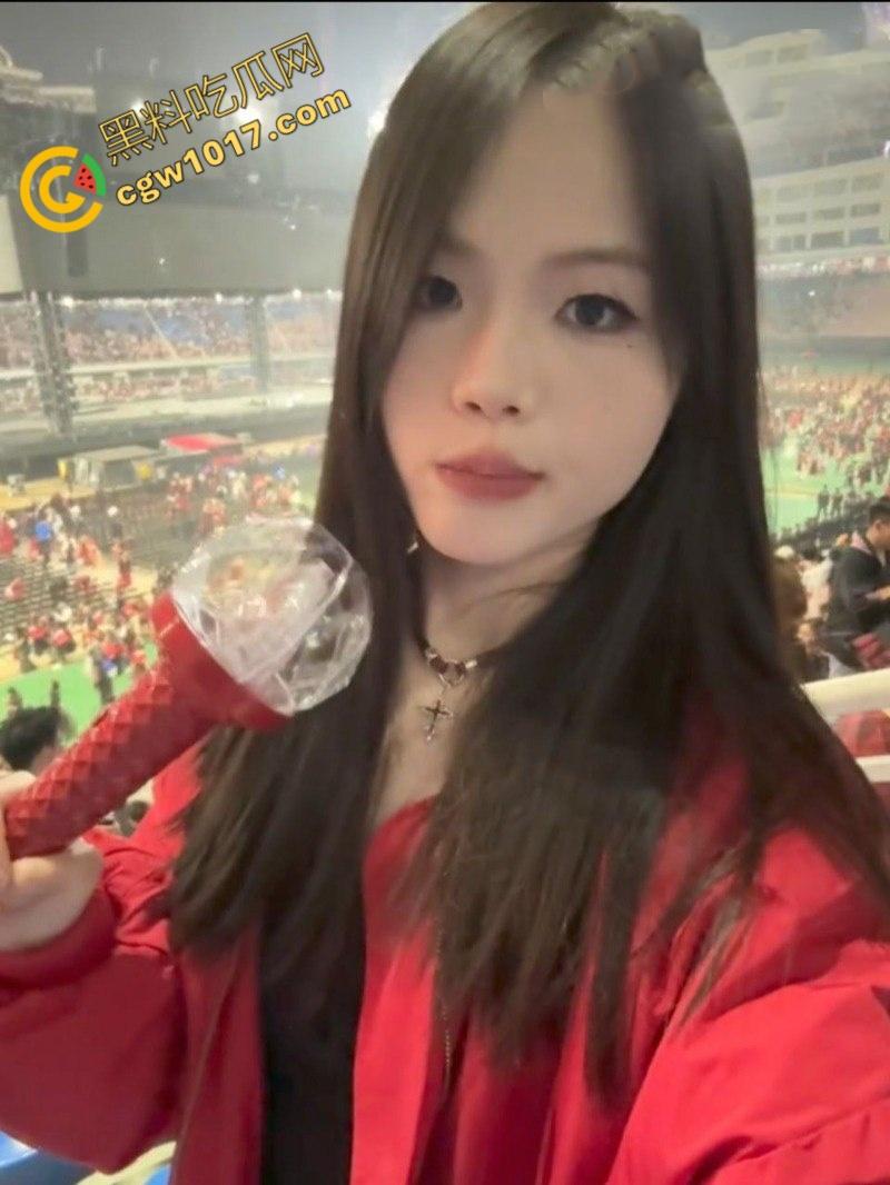 猛捅金融艳女！银行职员升职秘籍：深喉巨棒，翘臀翻滚，领导狂插爆鸡，人前淑女人后荡妇，极致淫乱视频曝光！-3