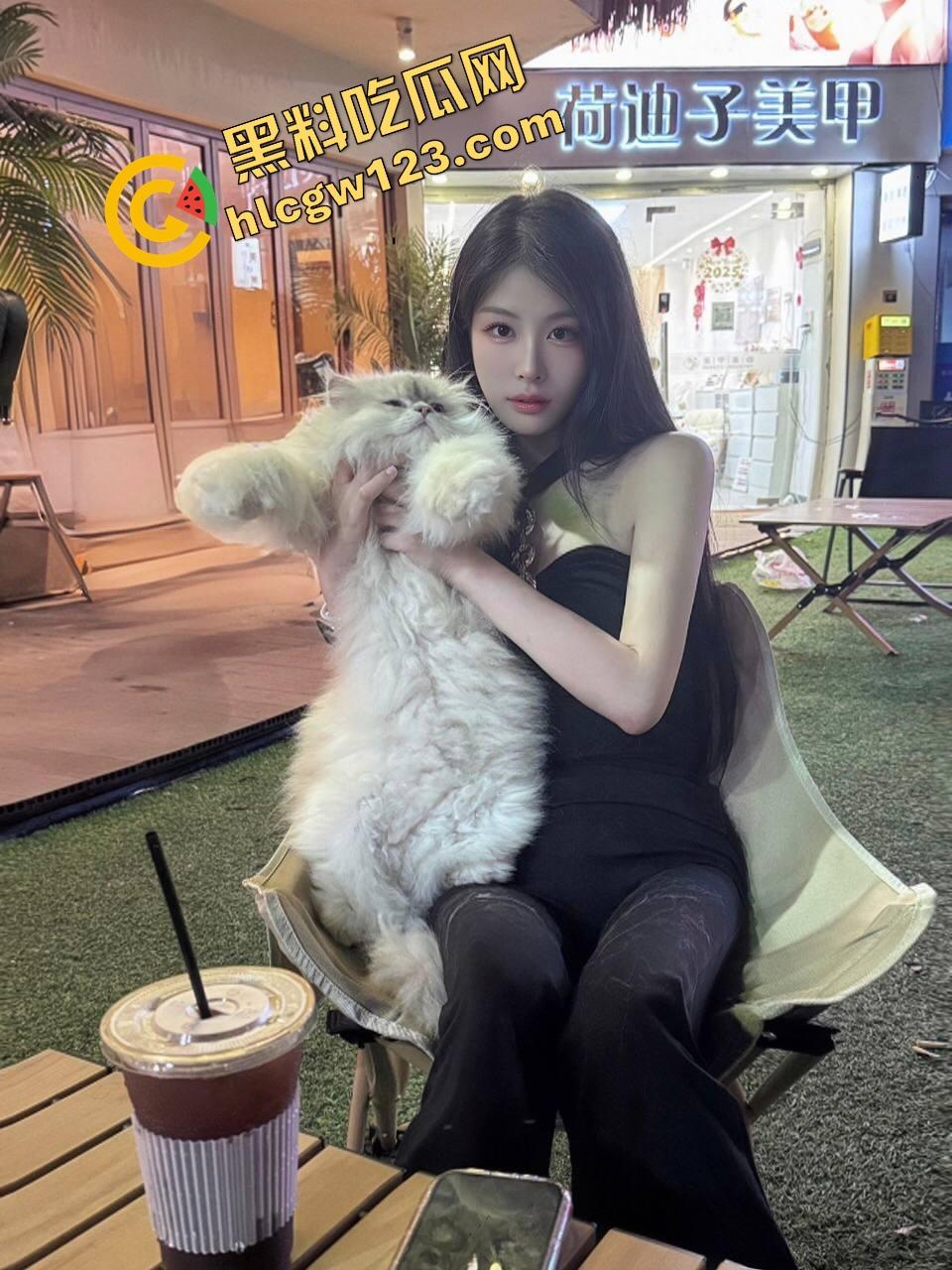 差点一炮断后，武汉39岁小区少妇吞云吐雾夹屌三连，老哥当场爆浆，回家跪床缓半小时！-3