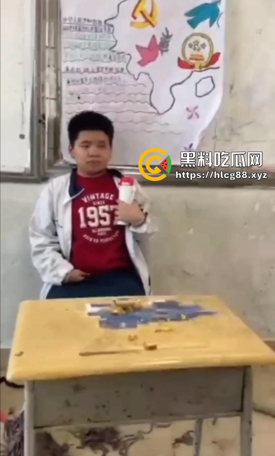 吴川三中一群人渣围殴弱智学生塞嘴逼打飞机，学校还他妈忙着捂嘴护畜生！-11